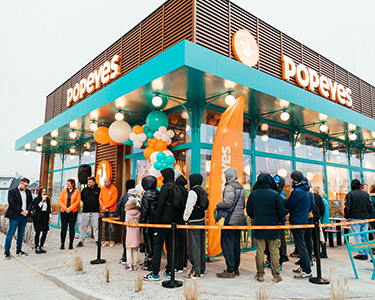 První Drive Thru Popeyes v Polsku v retail parku Štětín